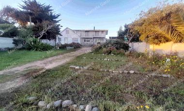 Arriendo Temporal Casa de vacaciones en El Tabo equipada para 20 personas frente al Mar