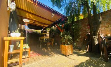 Se Vende Hermosa Casa De 2 Pisos En Pasaje Cerrado Quilicura