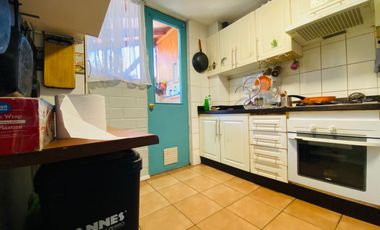 Se Vende Hermosa Casa De 2 Pisos En Pasaje Cerrado Quilicura