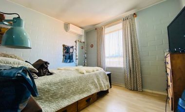 Se Vende Hermosa Casa De 2 Pisos En Pasaje Cerrado Quilicura