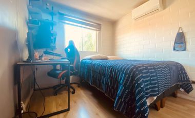 Se Vende Hermosa Casa De 2 Pisos En Pasaje Cerrado Quilicura