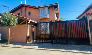 Se Vende Hermosa Casa De 2 Pisos En Pasaje Cerrado Quilicura