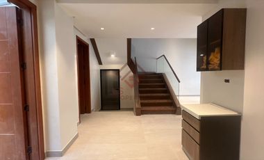 SH10 FOR SALE Ultra Modern Townhouse in Multinational Village