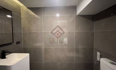 SH10 FOR SALE Ultra Modern Townhouse in Multinational Village