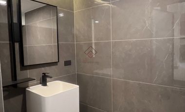 SH10 FOR SALE Ultra Modern Townhouse in Multinational Village