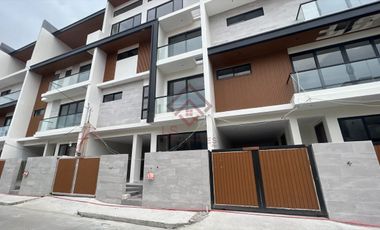 SH10 FOR SALE Ultra Modern Townhouse in Multinational Village