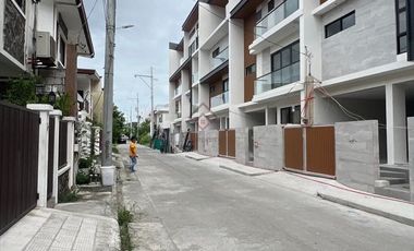 SH10 FOR SALE Ultra Modern Townhouse in Multinational Village