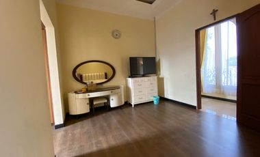 DISEWAKAN RUMAH MEWAH SPANISH STYLE DI VILLA RIVIERRA - PAKUWON CITY