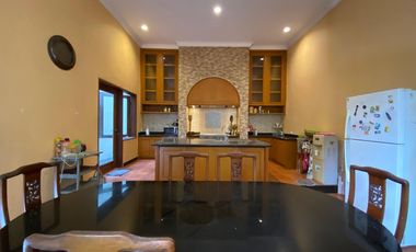 DISEWAKAN RUMAH MEWAH SPANISH STYLE DI VILLA RIVIERRA - PAKUWON CITY