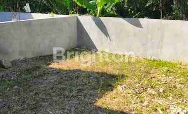 DIJUAL RUMAH CANTIK TENGAH KOTA BERNUANSA MINIMALIS LOKASI DALAM PERUMAHAN PALM HILS AMAN NYAMAN HARGA NEGO