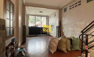 RUMAH MURAH JOGJA LUAS LEGA LOKASI STRATEGIS BANGET DEKAT KE KAMPUS UGM JALAN KAKI KE RESTO FAVORITE