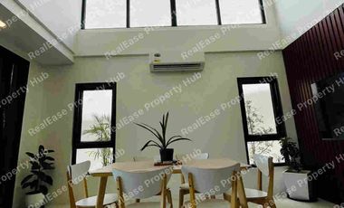 FOR SALE: Brand New Modern House with Elevator near Bonifacio Global City - ₱58M