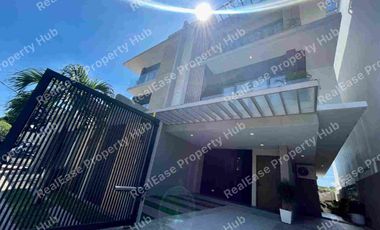 FOR SALE: Brand New Modern House with Elevator near Bonifacio Global City - ₱58M