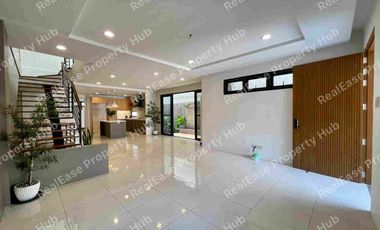 FOR SALE: Brand New Modern House with Elevator near Bonifacio Global City - ₱58M