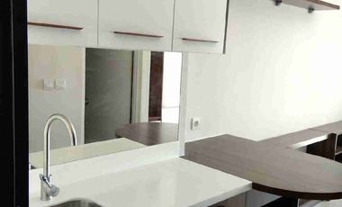 AMEGA CROWN Tipe Studio Furnish Bagus dekat Tol Waru Juanda