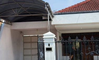 ‼️DISEWAKAN, MINIMAL 2 TAHUN‼️ RUMAH DHARMAHUSADA INDAH KERTAJAYA TERAWAT SIAP HUNI. DEKAT GALAXY MALL, RAYA KERTAJAYA, MERR, Dsb