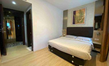 Kamar Hotel Murah Harian dan Strategis Townhouse Oak Cardinal Lucky Star Batam
