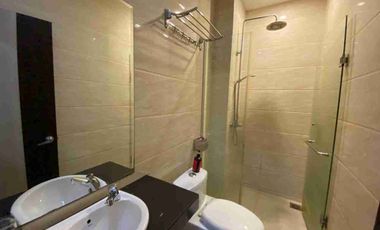 Kamar Hotel Murah Harian dan Strategis Townhouse Oak Cardinal Lucky Star Batam