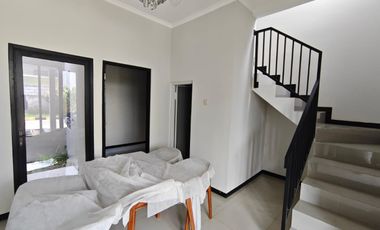 Rumah Dikontrakkan Grand Alana Dekat Kampus UPN Surabaya