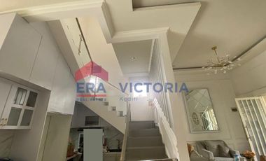 Rumah Bagus Terawat Siap Huni Ada Kolam Renang di Rejomulyo Kota Kediri