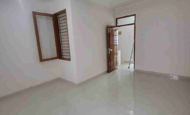 Disewa Murah Rumah 2 lantai di kelapa Gading