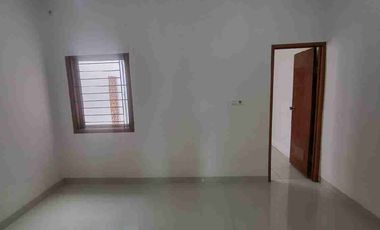 Disewa Murah Rumah 2 lantai di kelapa Gading