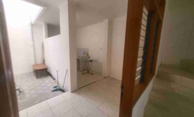 Disewa Murah Rumah 2 lantai di kelapa Gading