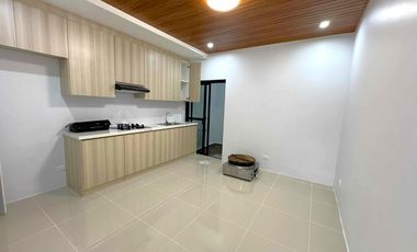PRE-SELLING ELEGANT MODERN 2 STOREY TOWNHOUSE FOR SALE IN LAS PIÑAS