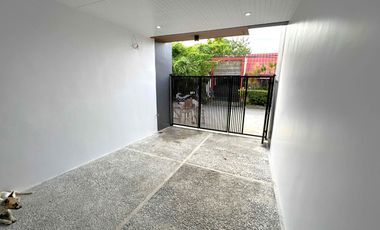 PRE-SELLING ELEGANT MODERN 2 STOREY TOWNHOUSE FOR SALE IN LAS PIÑAS