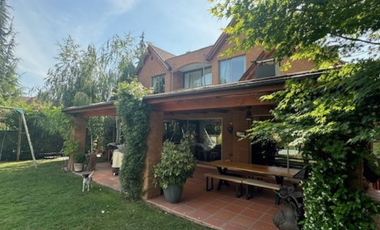 Preciosa Casa En Condominio Sector Los Trapenses