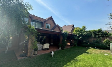 Preciosa Casa En Condominio Sector Los Trapenses