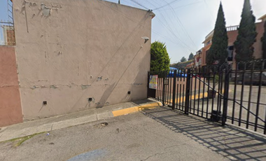 CASA DE RECUPERACIÓN BANCARIA EN CALLE BOSQUES DE MIOSAS, FRACC. REAL DEL BOSQUE, FUENTES DEL VALLE TULTITLÁN, EDO. MEX. ¡NO SE ACEPTAN CRÉDITOS!