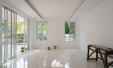 Split with Mezzanine for Rent in Dasmarinas Village Makati City