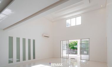 Split with Mezzanine for Rent in Dasmarinas Village Makati City