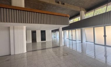 EDIFICIO EN LA COL. AMERICANA