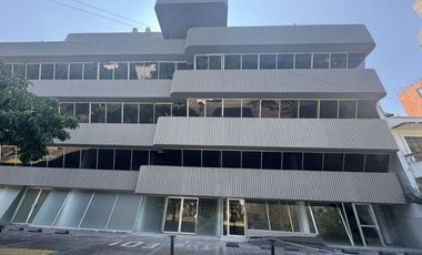 EDIFICIO EN LA COL. AMERICANA