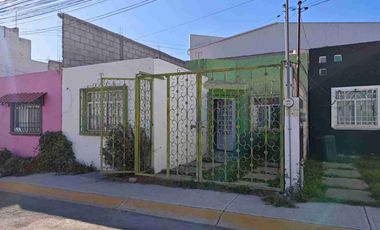 Casa en venta de 3 recámaras, en Fracc. Los Laureles, al sur de Pachuca, Hidalgo, en Mineral de la Reforma.