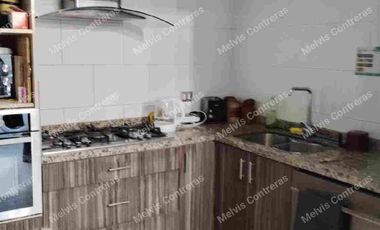 Arriendo Hermosa  Casa en las condes , con amplia distribución de 2 pisos con orientación Nor oriente, excelente iluminación natural con amplias ventanas,terraza con excelente conectividad.  Cercana al Metro Manquehue, a pasos de paraderos.

Sus principales características son:
Cercano a comercios, colegios y autopistas.

• 285 mts2 de terreno
• 195 mts2 construidos
• 90 mts2 Terraza
• 3 dormitorios + servicio
• 4 baños + servicio
• Gran jardín seco formado
• Piscina
• Quincho
• Portón eléctrico
• 2 Estacionamiento
• 1 Bodega
• Gastos comunes NO TIENE
• Año 2000
• Ventanas termo panel
• Cerco eléctrico


DISTRIBUCIÓN:
PRIMER PISO:
Hall de entrada muy luminoso que conecta a todos los espacios de la casa.
Living conectado a hall de entrada y comedor
Comedor con conexión directa a living y cocina
Cocina full equipada, refrigerador, lavadora, microondas, horno, etc.
Terraza en el sector de quincho y piscina, techada y con amplio espacio para compartir en familia
Segunda terraza en el sector del dormitorio principal.

Sector dormitorios:
Dormitorio principal en suite con amplio closet y mucha luz natural.
Baño 1 completo, tiene ducha en obra
Baño 2 completo, tiene tina
Dormitorio de servicio y baño de servicio con full independencia.
SEGUNDO PISO:
Dormitorio 2, de buen tamaño, tiene aire acondicionado, con balcón propio.
Dormitorio 3 con amplio espacio con closet. Tiene balcón
Sala de estar entre los dormitorios de gran tamaño.
Baño 2 con luz natural, tiene tina
Baño 3 con luz natural, amplio y con ducha.



ADICIONALES DE LA CASA:
• Ventanas de termo panel.
• Gas es por metrogas
• Agua de empresa sanitaria
• Calefón
• Alcantarillado: empresa sanitaria
• Pisos flotante en dormitorios áreas comunes, cocina y baños con cerámica
• losa asfáltica
• Jardín consolidado
• Maravillosa piscina
• Portón automático

Los metros cuadrados son aproximados y entregados por sus dueños

REQUISITOS ARRENDATARIO Y AVAL. Canon de arriendo 
 60 U F

Acreditar ingresos de 3 veces el valor del arriendo
Contrato Indefinido
12 Ultimas cotizaciones
Acreditar 6 Ultimas liquidaciones de sueldo.
Dicom platiniun 360
Foto cédula ambos lados.
1 mes de arriendo anticipado
2 mes de garantía
Antecedentes penales.
Aval los mismos documentos
comisión 50%.



GLOBAL21 PROPIEDADES