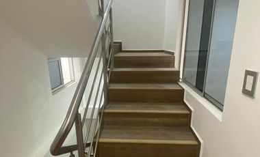 ALQUILER – EDIFICIO ESTRATEGICO IDEAL PARA CONSULTORIOS EN EL CORAZÓN DE LURÍN