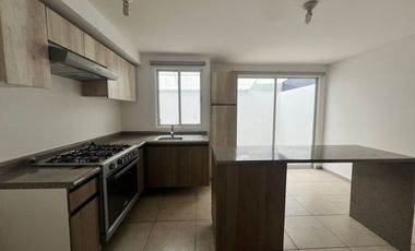 Casa 3 recamaras con Roofgarden en Renta en Residencial Tres Cantos, Cuautlancingo