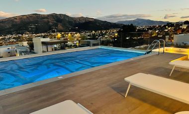 CUMBAYÁ 2 DORMITORIOS MÁS PATIO Y SALA DE ESTAR