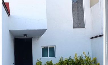 CASA EN VENTA, PARA REMODELAR