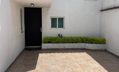 CASA EN VENTA, PARA REMODELAR