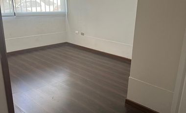 se arrienda departamento jardines del sur