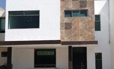 Casa en Venta Pachuca sur, con 3 habitaciones, cocina equipada. Residencial Platinum