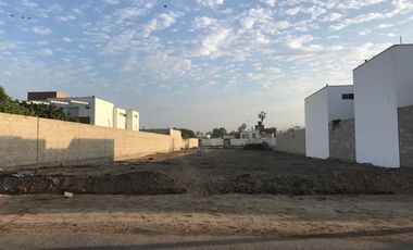 TERRENO DE 1,080 M2. EN CHORRILLOS