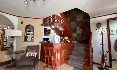 Casa en venta en Residencial Arcos de Zavaleta, Puebla, ubicación privilegiada y amplios espacios familiares.