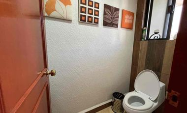 Casa en venta en Residencial Arcos de Zavaleta, Puebla, ubicación privilegiada y amplios espacios familiares.