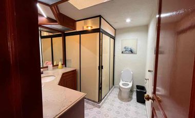 Casa en venta en Residencial Arcos de Zavaleta, Puebla, ubicación privilegiada y amplios espacios familiares.