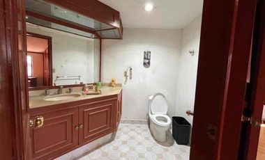 Casa en venta en Residencial Arcos de Zavaleta, Puebla, ubicación privilegiada y amplios espacios familiares.